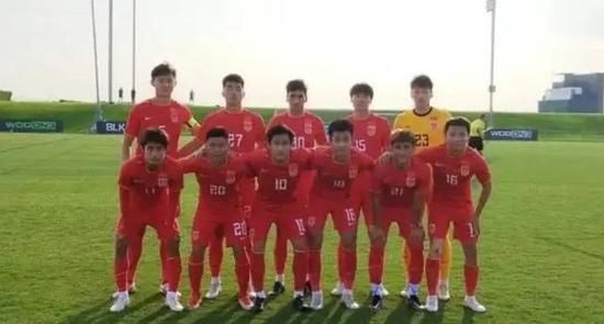 老师把我按到胯下喝圣水