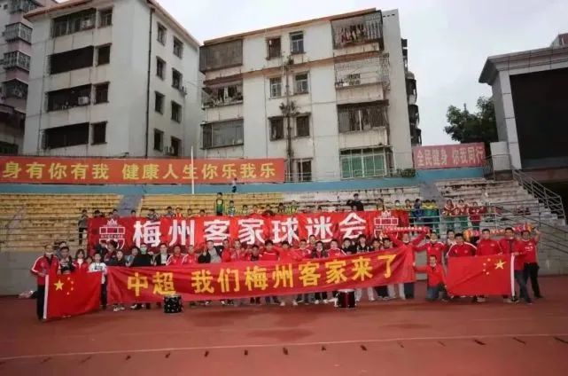 三上悠亚女教师